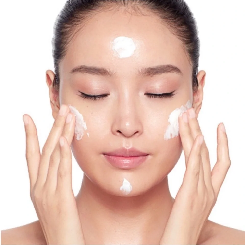 Charlotte Tilbury Charlotte’s Magic Water Cream - Picture 9 of 15